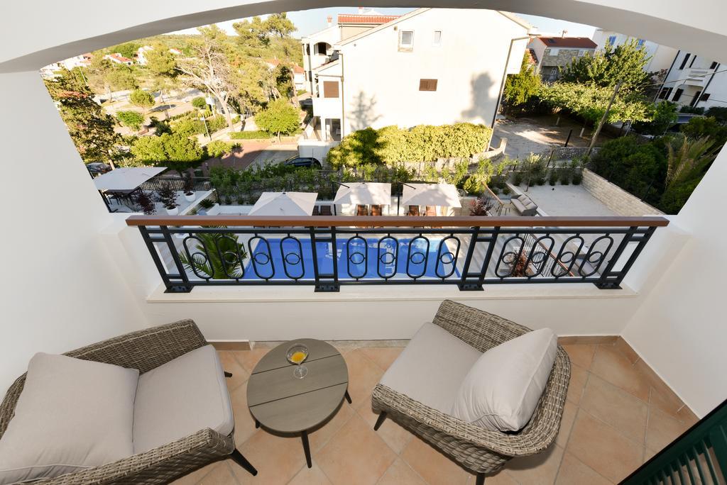 Mediterraneo Garden Apartments Petrcane Exterior photo